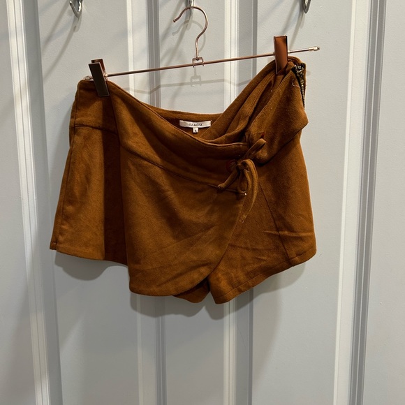 Revolve Tularosa Women's Charlie Faux Suede Skort - Picture 2 of 7